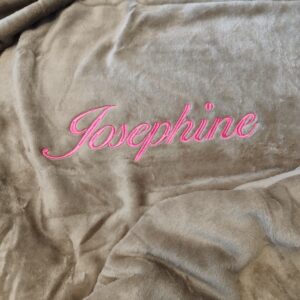 Alternative view of fleece deken met naam geborduurd