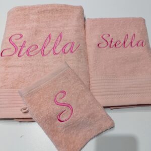 Alternative view of Handdoekenset geborduurd met naam